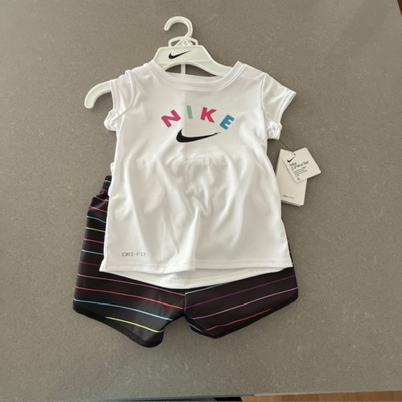 Little Girl Nike Dri-Fit Sz 5 Shorts Rainbow Stripe  and Shirt New with tags - Picture 6 of 6